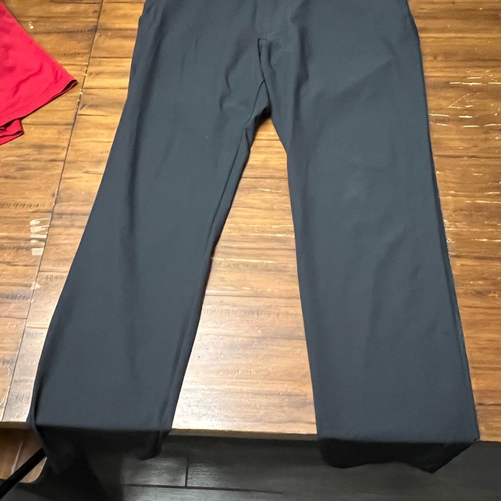 Under Armour Black Chinos Sleek Design